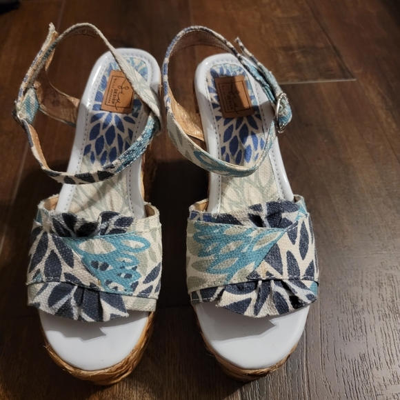 Shoes - Platform Wedge Sandles